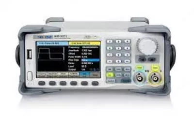 UDG105/4 — универсальный DDS-генератор сигналов