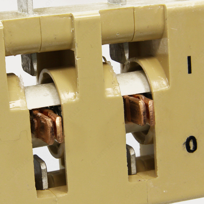 Выключатель-разъединитель ВР32-39А30220-00 УХЛ3