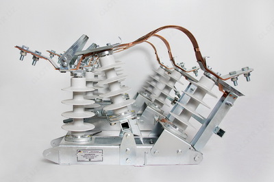 Разъединитель линейный РЛК-1б-10 IV/630 УХЛ1 с КМЧ